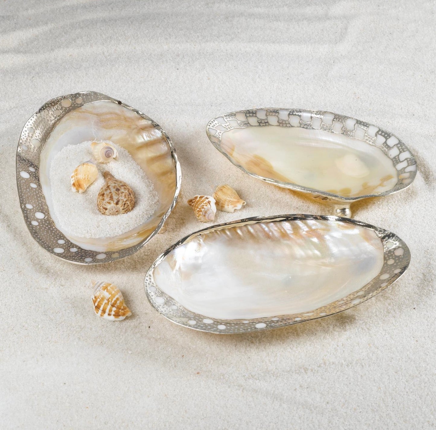 Ornamented Cabebe Shell Dish