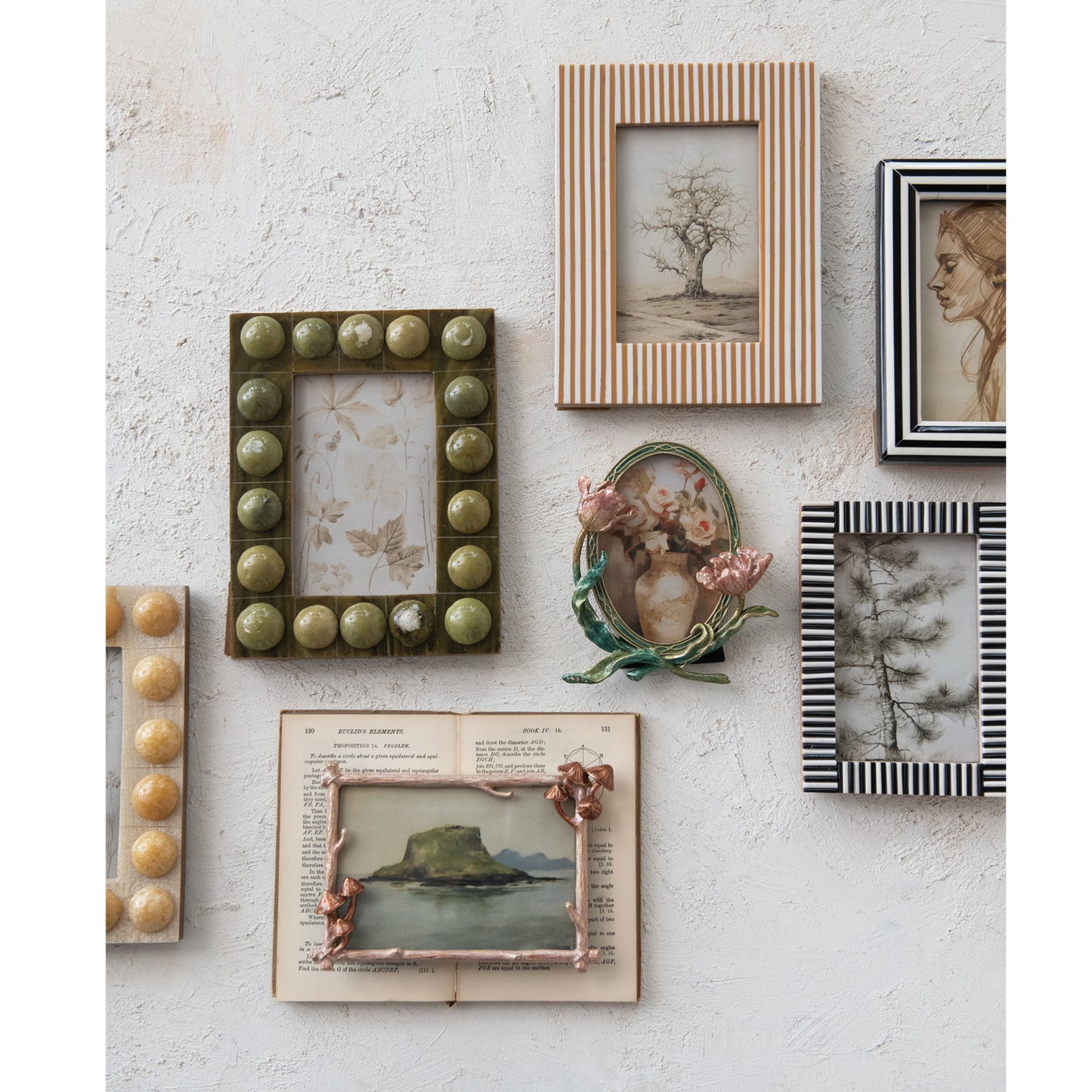 Marbled Resin Bobbin Frame